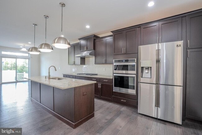 Building Photo - 16 Clover Ln