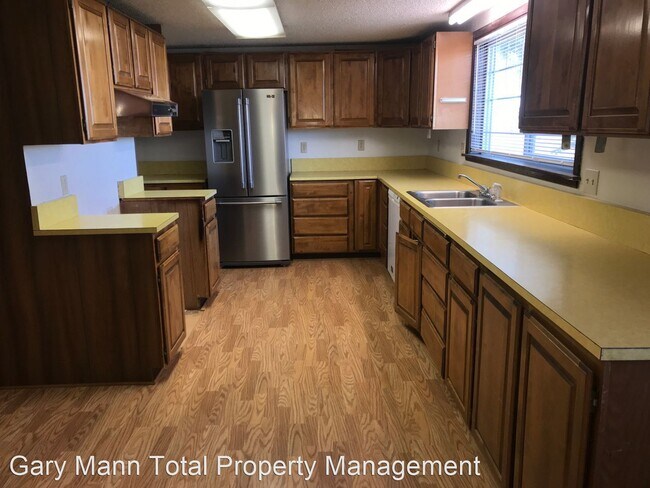 Building Photo - 3 br, 2 bath House - 7853 Dodson Road NW
