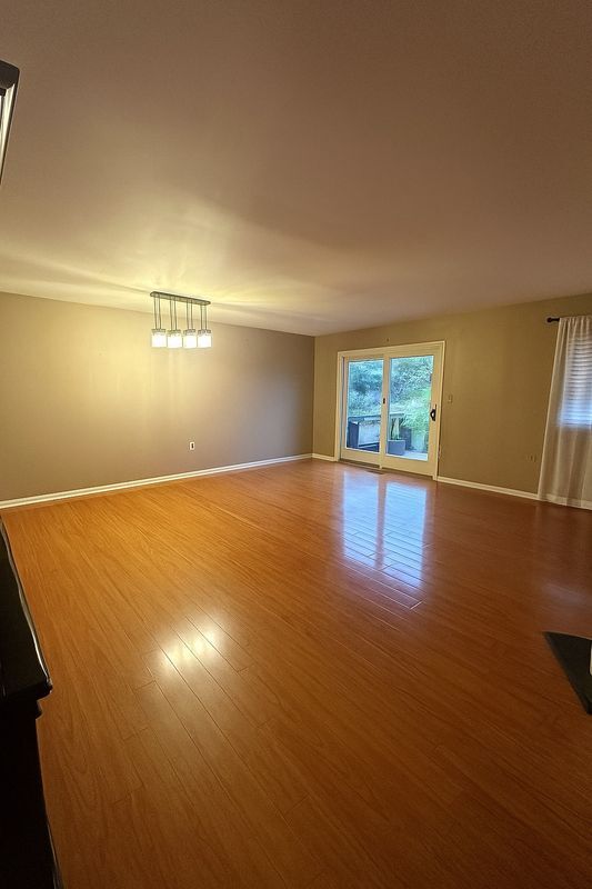 Foto del edificio - 608 Robin Rd