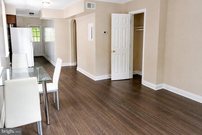 Foto del edificio - 63 Galveston Pl SW