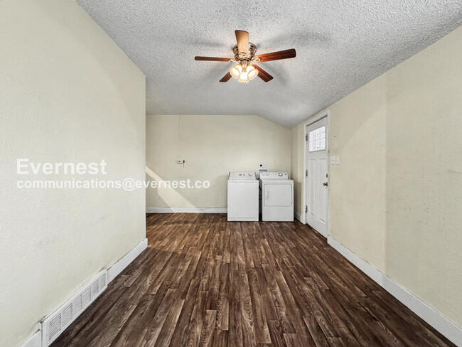 Foto del edificio - 247 S Hazel Ct