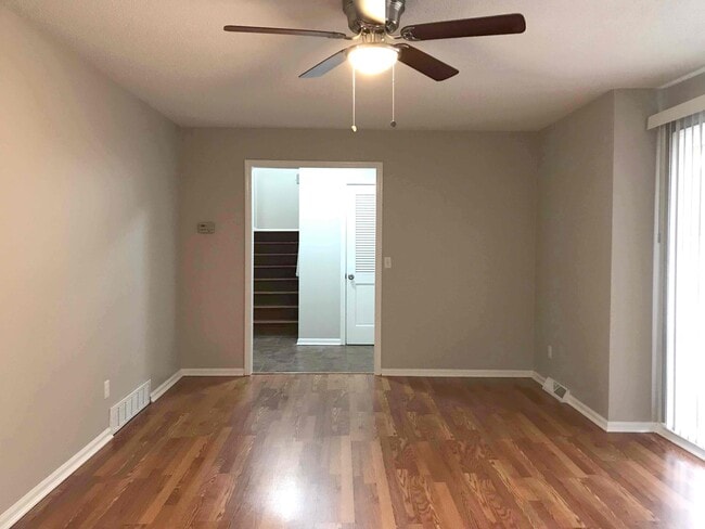 Building Photo - 8802 W 95th Terrace