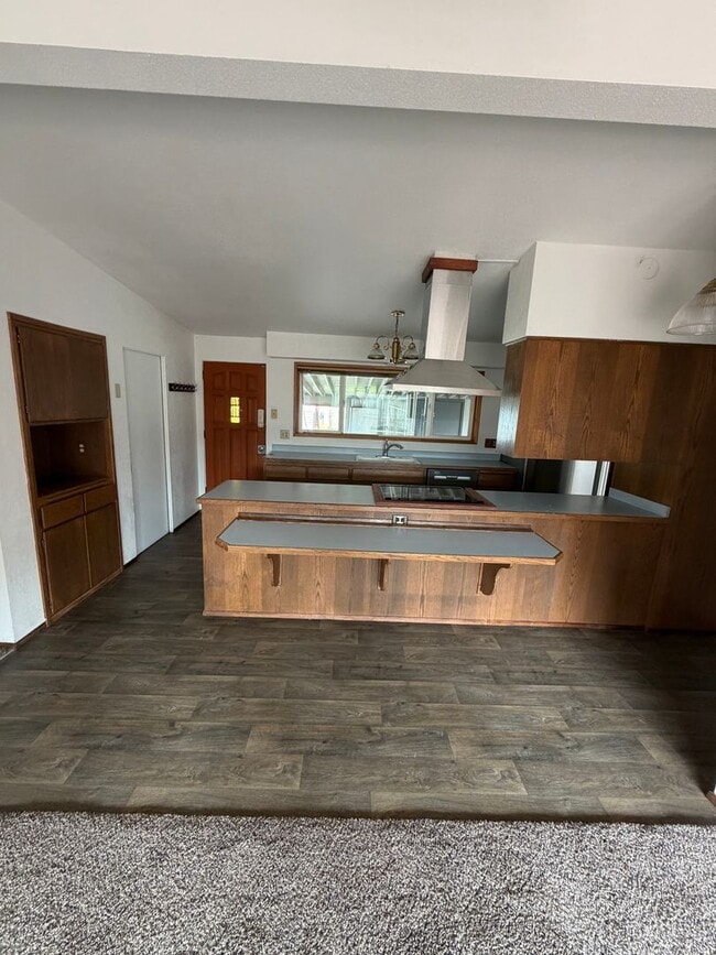 Building Photo - 1135 Laurel Ave