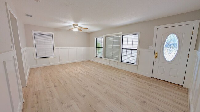 Foto del edificio - 101 W Flynn Ave