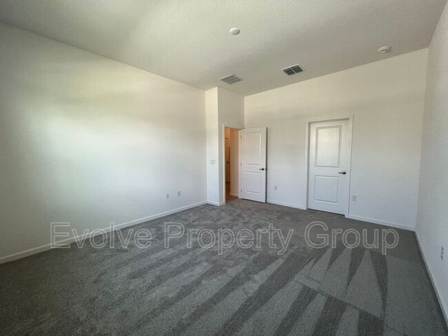 Building Photo - 4496 Monado Dr