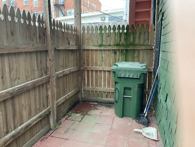 Foto del edificio - 116 W 25th St