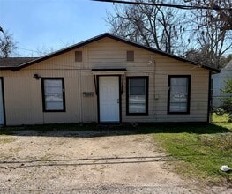 Building Photo - 1608 Dyer Ave