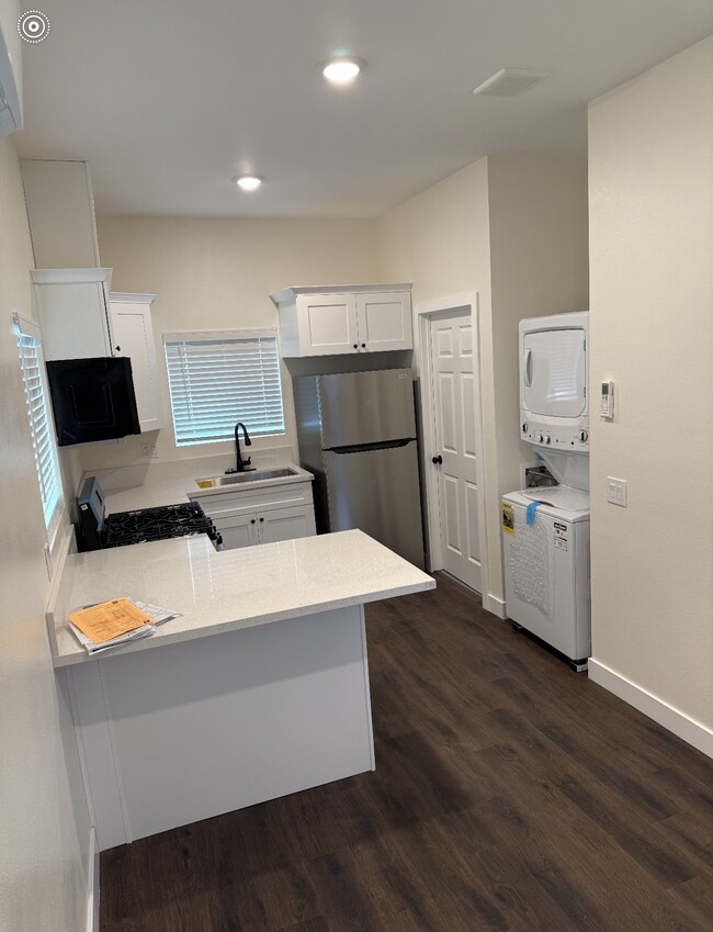 Building Photo - 10279 Priscilla St