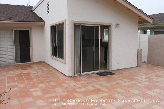 Building Photo - 2 BR, 2 BA duplex in West Carlsbad