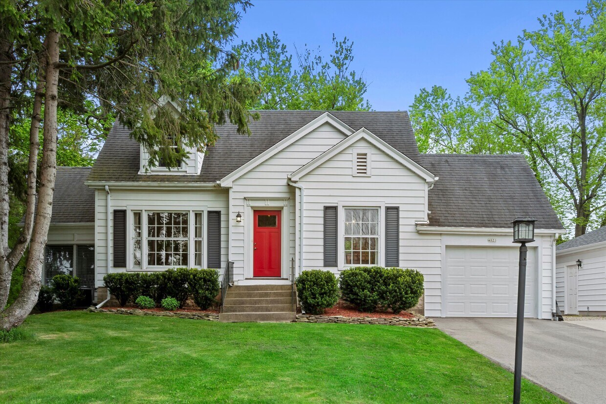 4821 W Elmdale Rd, Mequon, WI 53092 House Rental in Mequon, WI