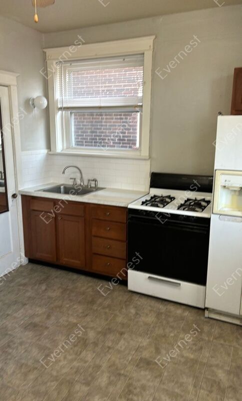 Foto del edificio - 3704 Bates St