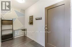 Photo du bâtiment - 75-975 Eglinton Ave W