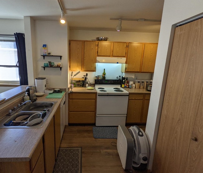 Kitchen - 925 20th St
