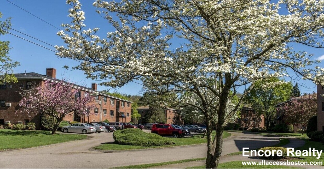 Building Photo - 270 Grove St