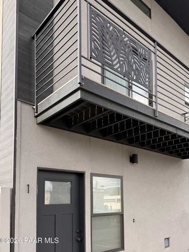 Foto del edificio - 720 N Walnut St