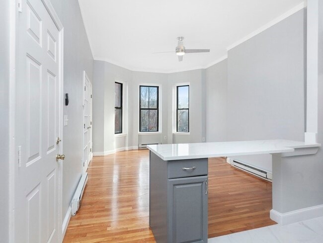 Building Photo - 433 Columbus Ave