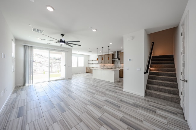 Building Photo - 1137 E Kachina Trl