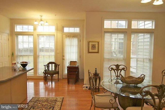 Foto del edificio - 20 Swanton Ln