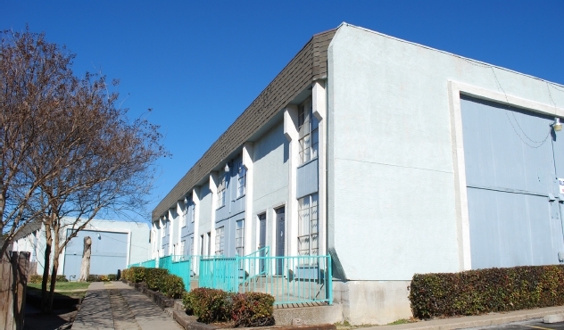 Primary Photo - Vista Del Sol Apartments