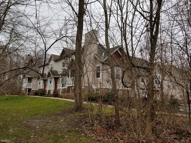 Building Photo - 3427 River's Edge Dr
