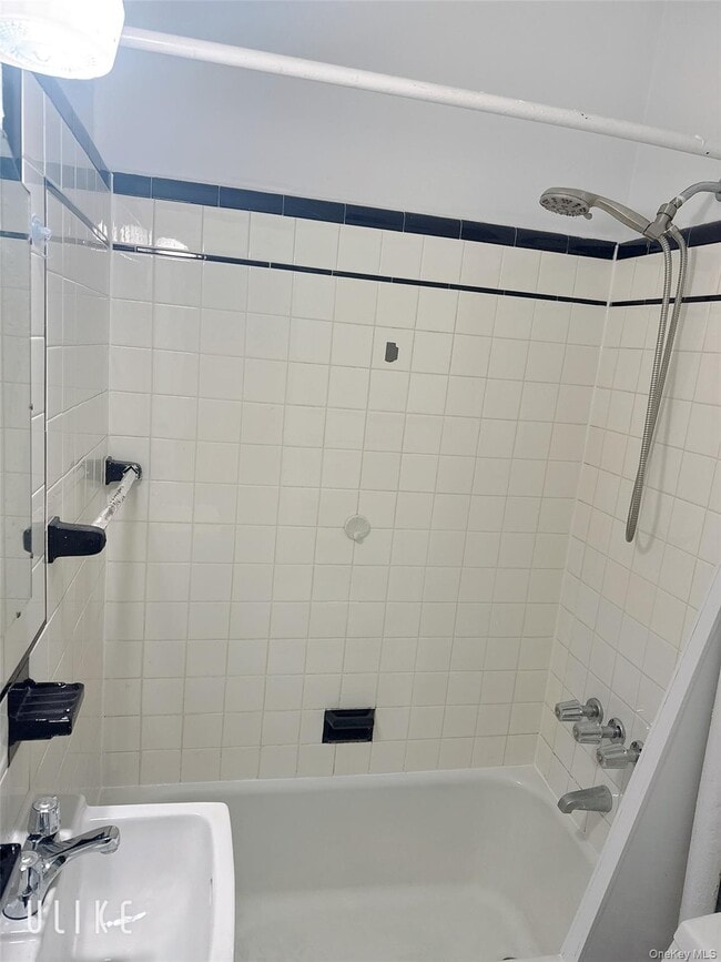 Building Photo - 24-32 23rd St