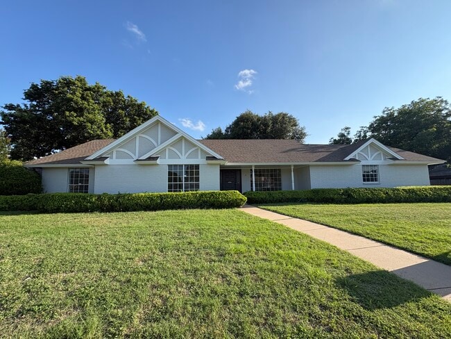 Building Photo - 4625 Barwick Dr