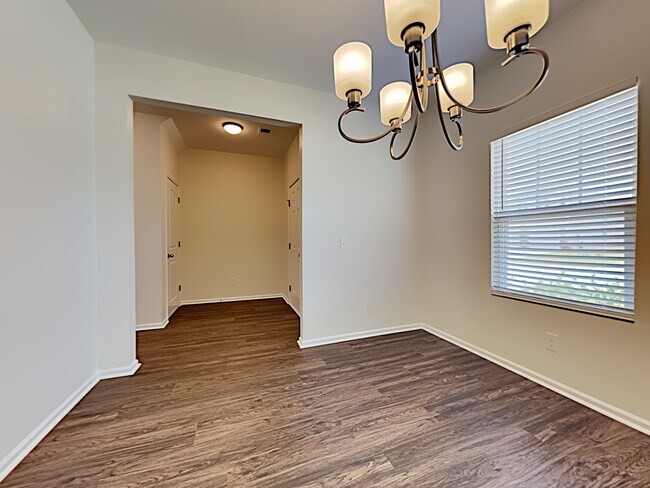 Foto del edificio - 425 Thoroughbred Drive