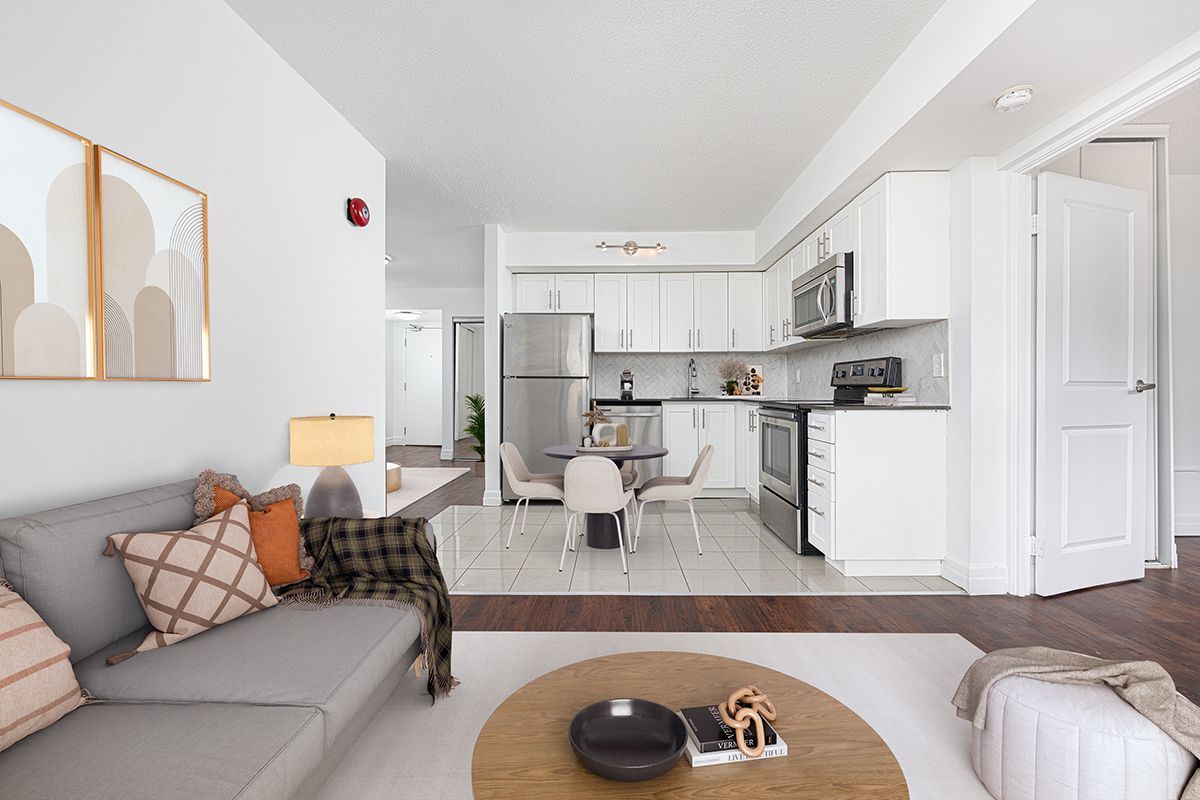 Primary Photo - 297 Queens Ave