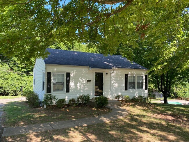 Foto del edificio - 204 Rudolph Dr