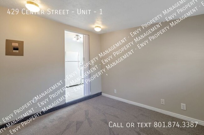 Building Photo - Perfect Pet Friendly 1 bed - 1 bath Unit i...