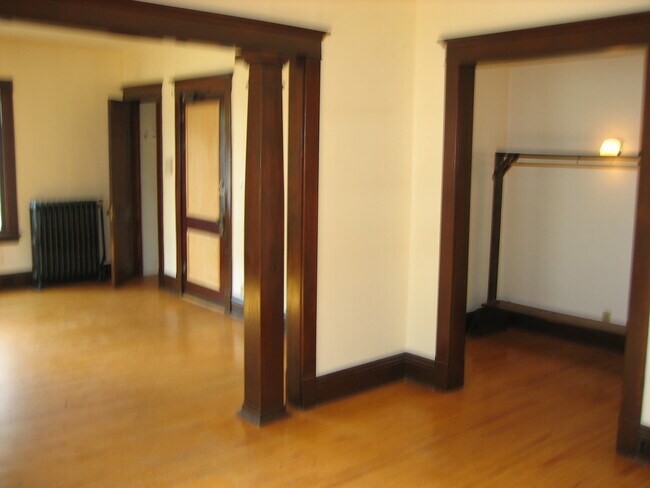 Foto del edificio - 318 6th Ave NE
