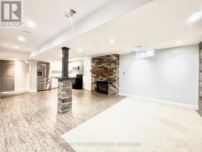 Building Photo - 20 Prince of Wales Dr