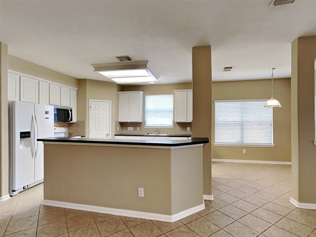 Building Photo - 3523 Pine Valley Dr