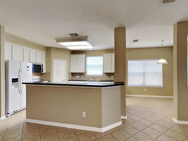 Foto del edificio - 3523 Pine Valley Dr
