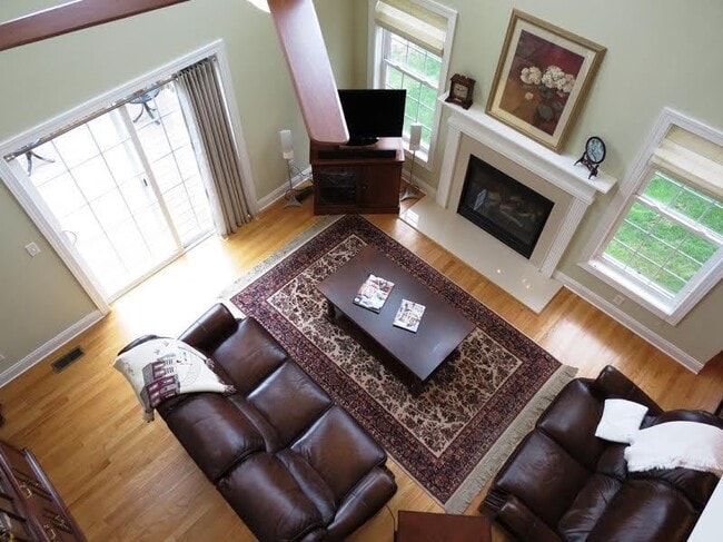 Building Photo - Newington Ridge Toll Brothers Luxury Townh...