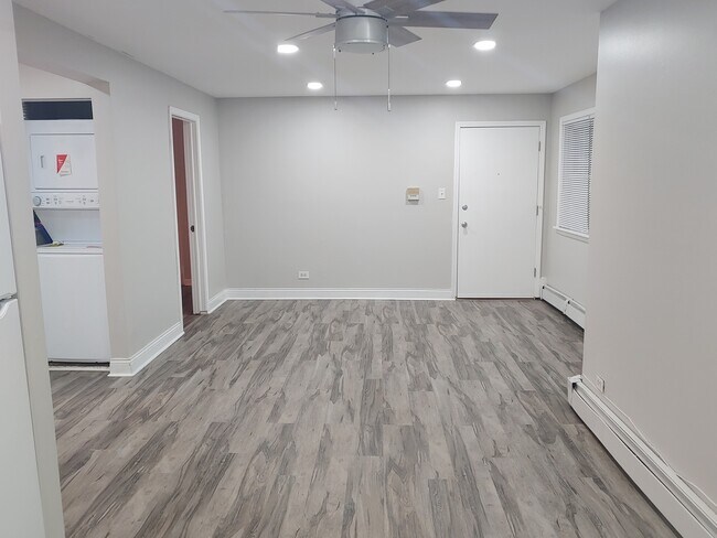 Foto del edificio - 6969 N Ashland Blvd