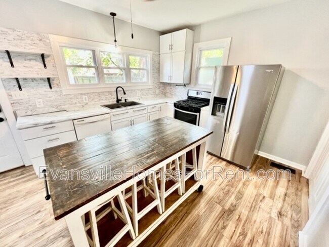 Foto del edificio - 1618 Stinson Ave