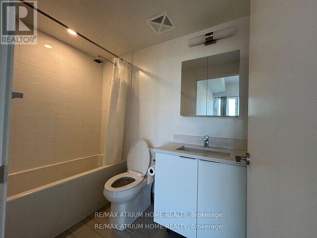 Building Photo - 2031 Kennedy Rd