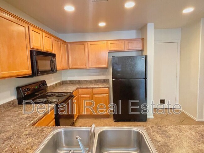 Building Photo - 5999 S Cedar Elm Ln