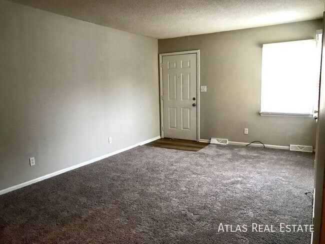 Foto del edificio - 2330 N 75th Terrace