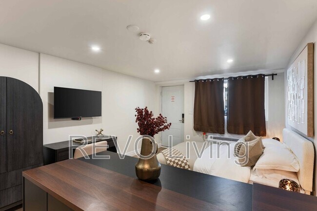 Photo du bâtiment - 7800 Lundy's Ln