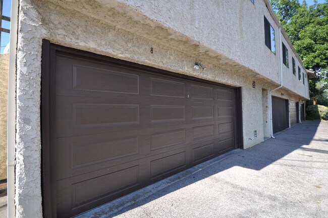 Foto del edificio - 5617 Woodman Ave