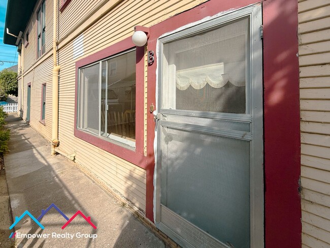 Building Photo - 2620 Santa Clara Ave