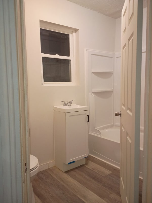 Building Photo - 237 S Ann St