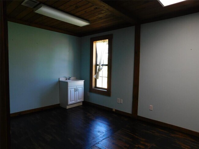 Building Photo - 171 Old Mill Center