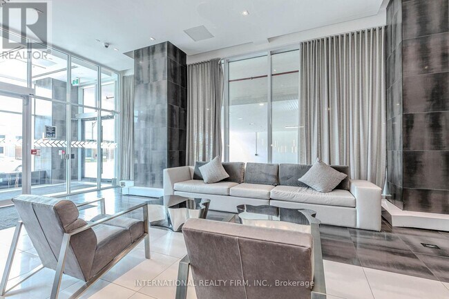 Building Photo - 2481 Taunton Rd