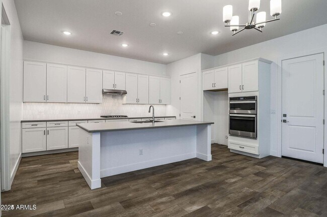 Foto del edificio - 4670 N 212th Ave