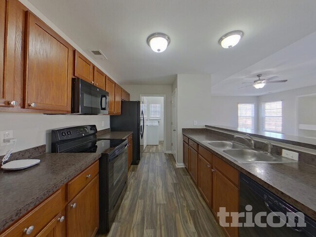 Foto del edificio - 420 Hedge Grove Ln