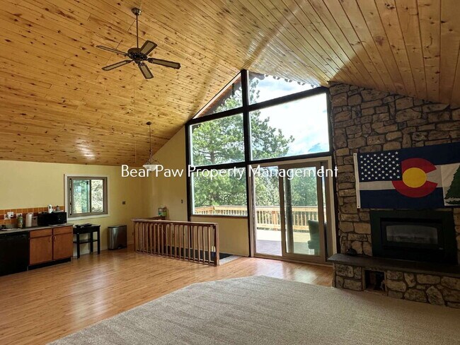 Foto del edificio - "Charming 3-Bedroom with 2 Full Baths in Scenic Bailey!"