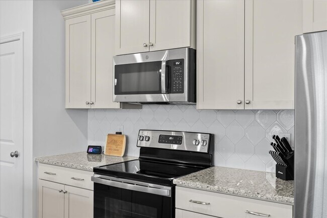 Building Photo - 7906 Flatrock Park Dr